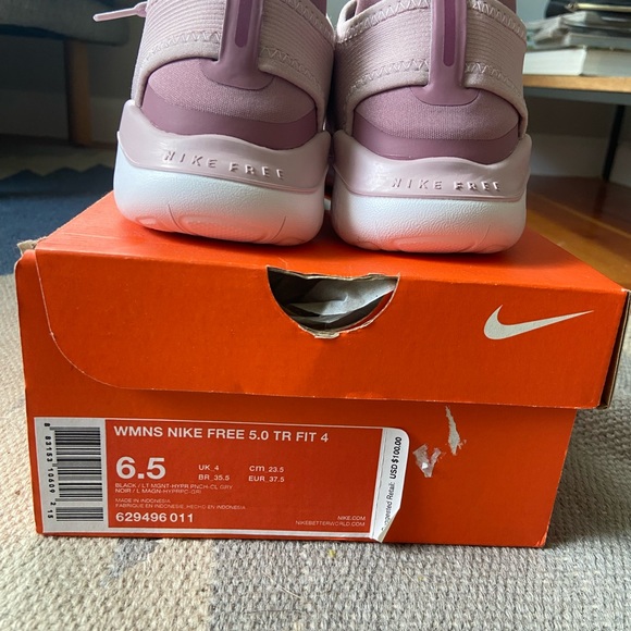 Women’s Nike Free 5.0 style in pink - Picture 5 of 5
